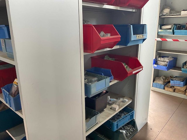 Metalen kasten met inhoud (4x) - afbeelding 10 van  18