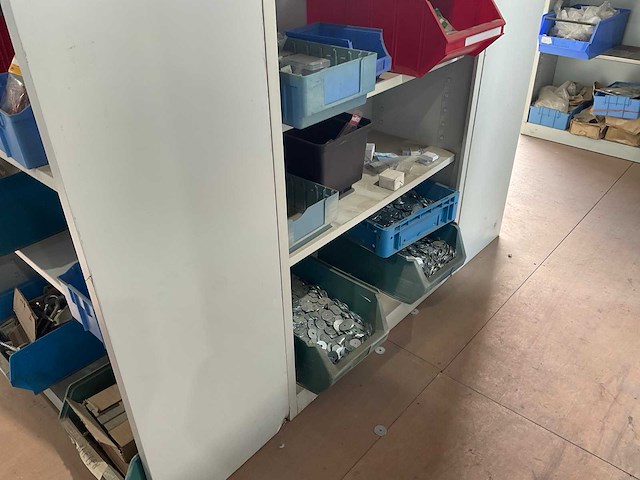 Metalen kasten met inhoud (4x) - afbeelding 13 van  18