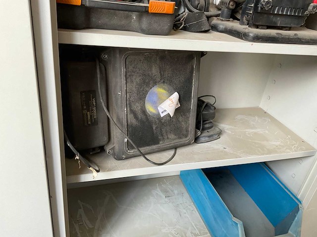 Metalen kasten met inhoud (4x) - afbeelding 11 van  20