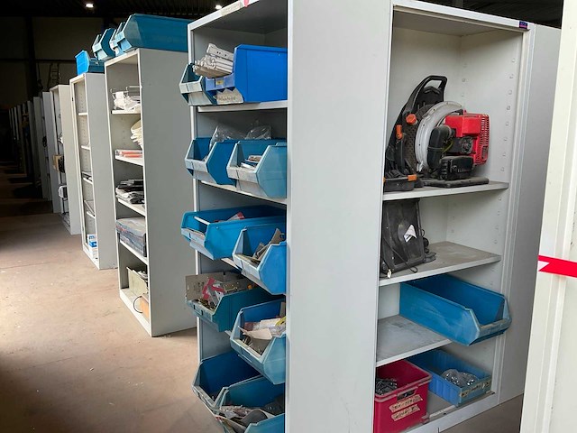 Metalen kasten met inhoud (4x) - afbeelding 13 van  20