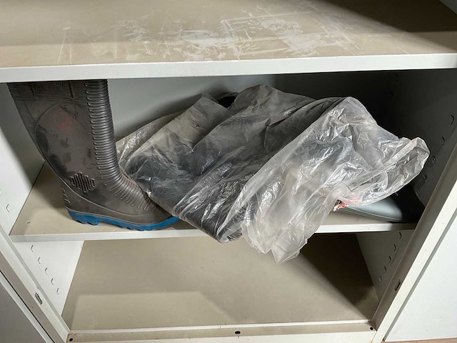 Metalen kasten met inhoud (4x) - afbeelding 15 van  20