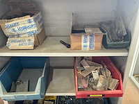 Metalen kasten met inhoud (4x) - afbeelding 17 van  20