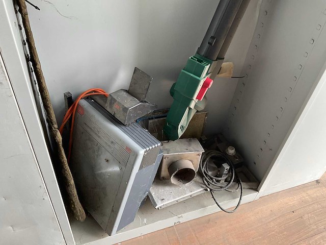Metalen kasten met inhoud (4x) - afbeelding 6 van  8