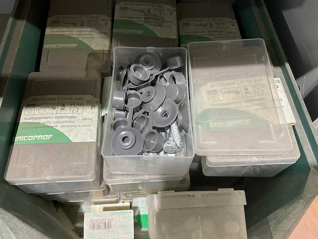 Metalen kasten met werkkleding (4x) - afbeelding 8 van  17