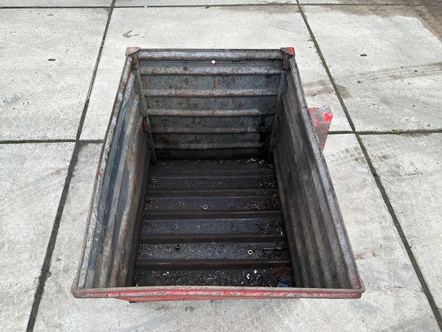 Metalen kiepbak - afbeelding 6 van  6