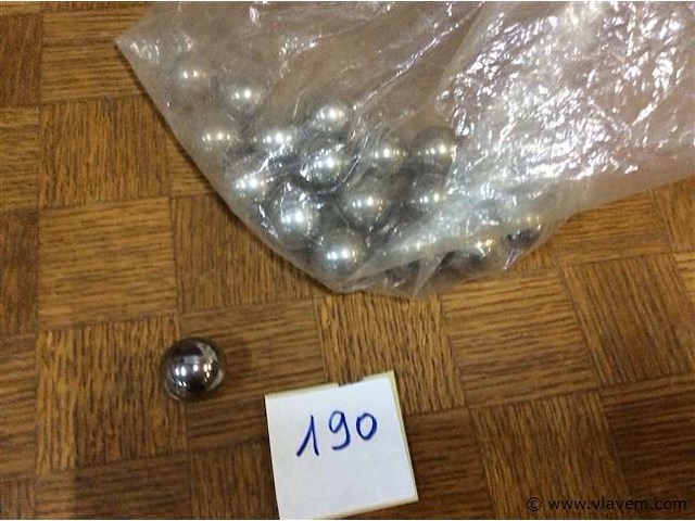 Metalen knikkers - afbeelding 1 van  2