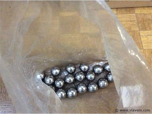 Metalen knikkers - afbeelding 2 van  2