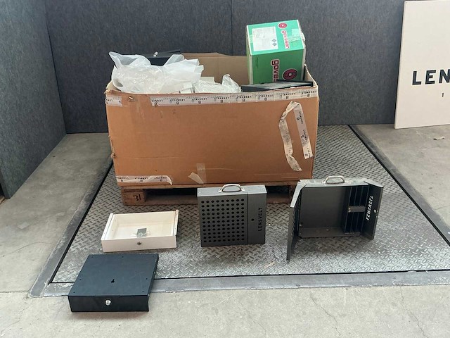 Metalen koffers diverse - afbeelding 1 van  6