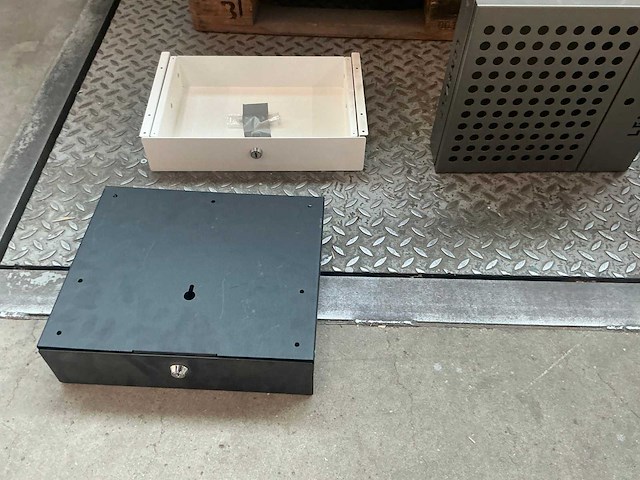 Metalen koffers diverse - afbeelding 4 van  6