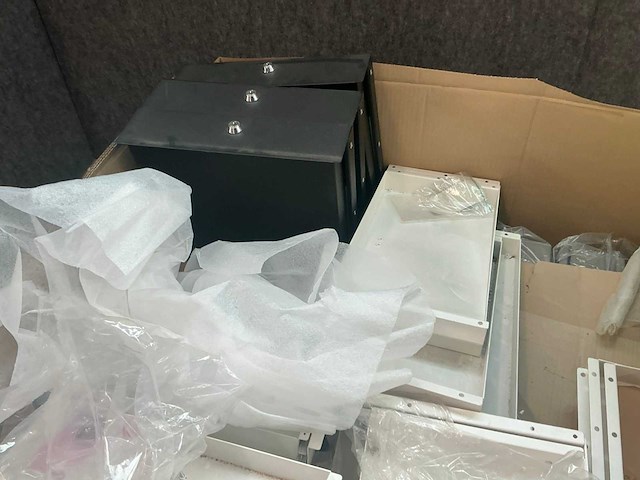 Metalen koffers diverse - afbeelding 6 van  6