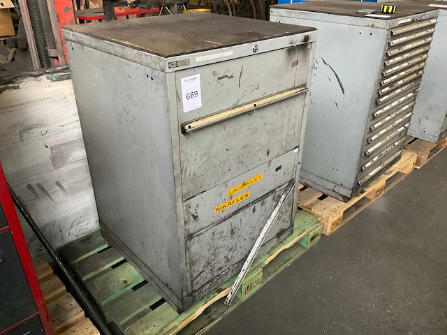 Metalen ladeblok met inhoud - afbeelding 2 van  3