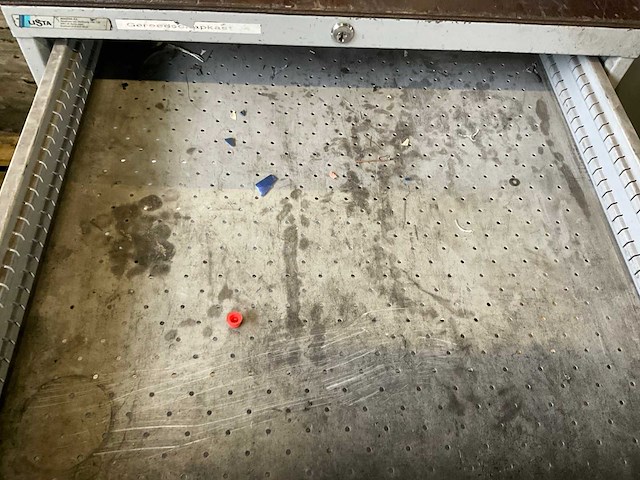 Metalen ladeblok met inhoud - afbeelding 6 van  6