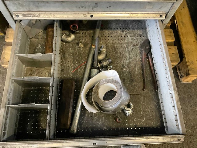 Metalen ladeblok met inhoud - afbeelding 3 van  10