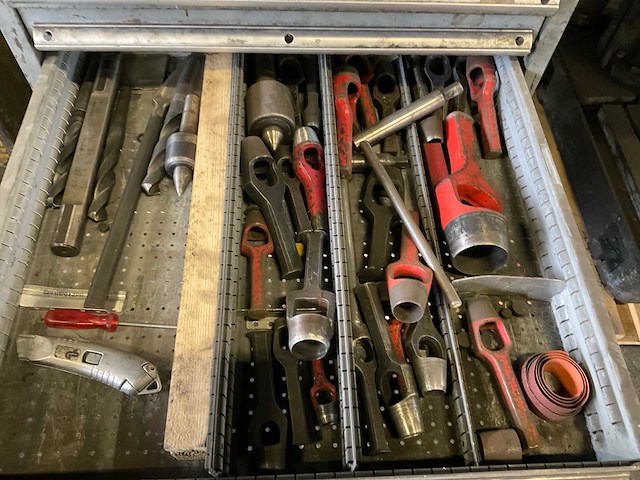 Metalen ladeblok met inhoud - afbeelding 6 van  10