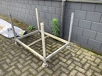 Metalen lang materiaalbok - afbeelding 1 van  1