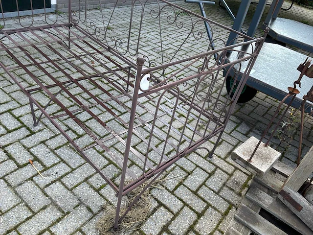 Metalen ledikant - afbeelding 3 van  3