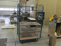 Metalen magazijnkar met vijf posities en drie legplanken. afmeting 106 x 70 x 180 cm - afbeelding 1 van  2