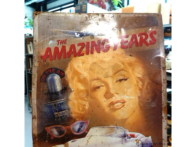 Metalen "marilyn monroe - the amazing years" reclamebord met een retro-ontwerp - afbeelding 2 van  6