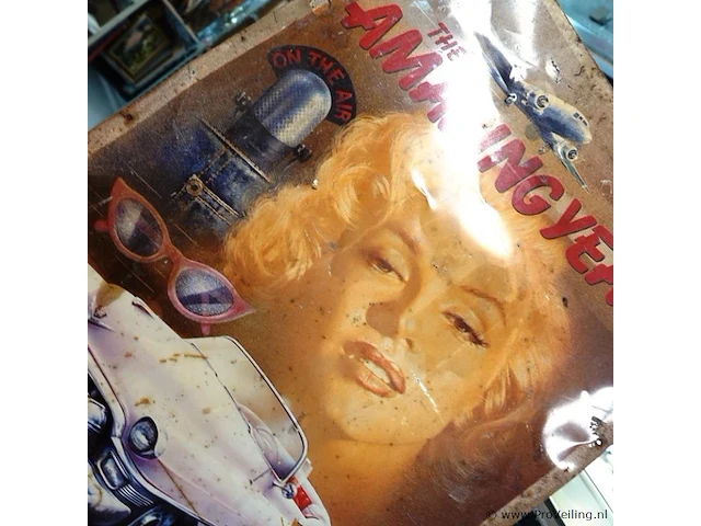 Metalen "marilyn monroe - the amazing years" reclamebord met een retro-ontwerp - afbeelding 4 van  6