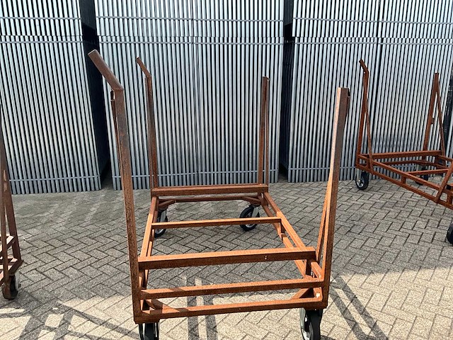Metalen materiaal kar - afbeelding 3 van  5