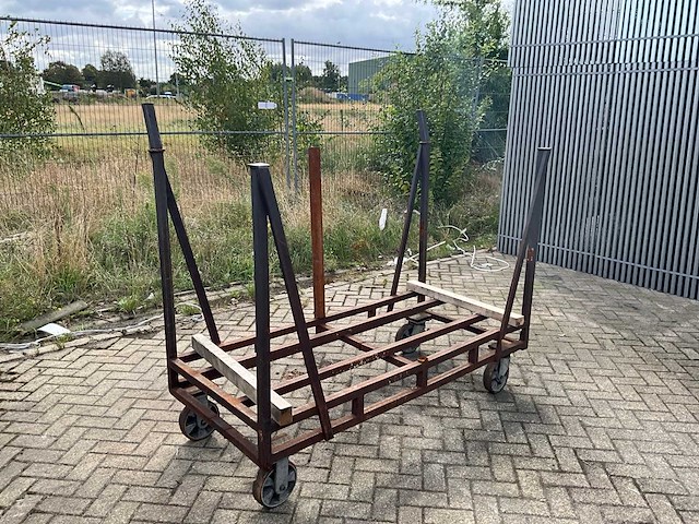 Metalen materiaal kar - afbeelding 1 van  3