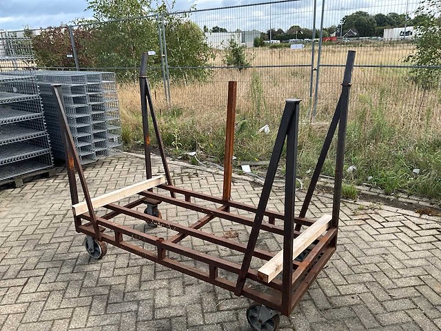 Metalen materiaal kar - afbeelding 2 van  3