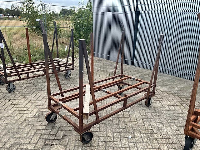 Metalen materiaal kar - afbeelding 1 van  5