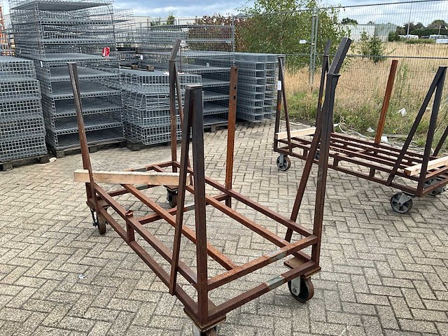 Metalen materiaal kar - afbeelding 3 van  5