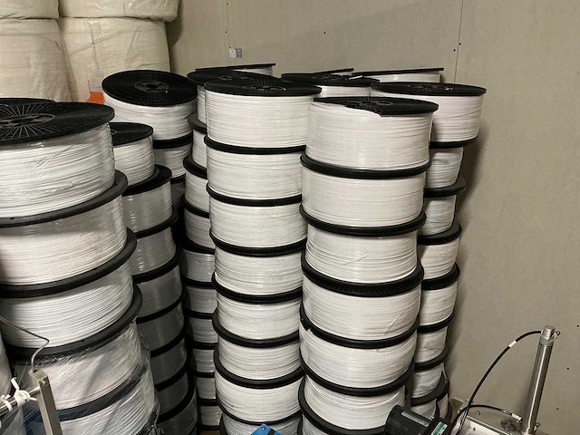 Metalen neusdraad op rol (335x) (c) - afbeelding 5 van  6