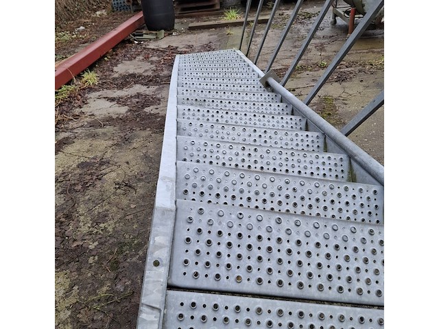 Metalen noodtrap met bordes 15 treeds met bordes - afbeelding 5 van  6