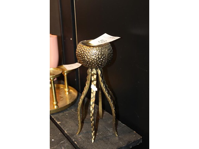 Metalen octopus kandelaar hoogte 26 cm. - afbeelding 2 van  2