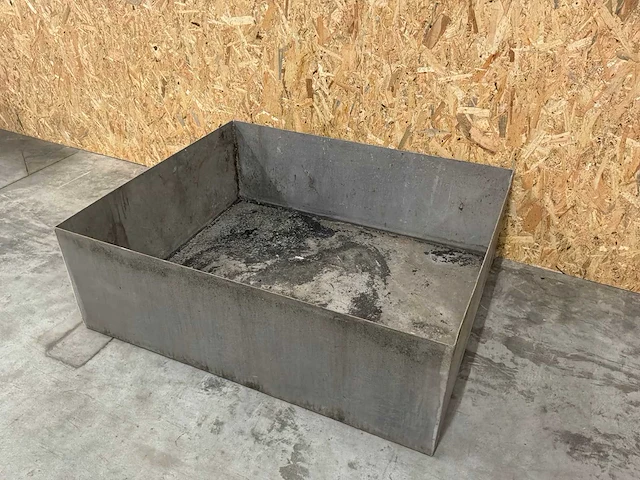 Metalen olie opvangbak - afbeelding 1 van  7