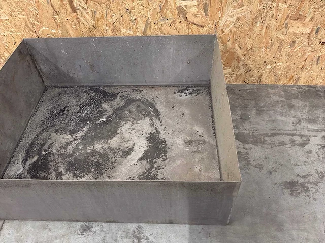 Metalen olie opvangbak - afbeelding 6 van  7
