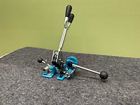 Metalen omsnoerings sluitzegel met tang - afbeelding 1 van  5