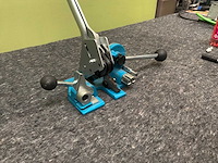 Metalen omsnoerings sluitzegel met tang - afbeelding 2 van  5