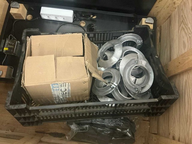 Metalen onderdelen en divers - afbeelding 4 van  6