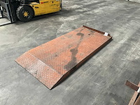 Metalen oprijplaat