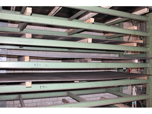 Metalen plaatwerk 150 x 300 cm en reststukken in 2 stellingen w.o. 28 x zincor 2mm, staalplaten tot 10 mm, ... - afbeelding 6 van  7