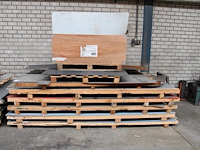 Metalen plaatwerk op 7 pallets w.o. traanplaat, zincor 1,5-3 mm en rvs 5 mm. - afbeelding 1 van  3
