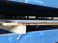 Metalen plaatwerk w.o. staalnetten, 5x rvs 2mm en 16x staal 3,4 en 5mm en dibond in rechterstellingsdeel. ... - afbeelding 3 van  6