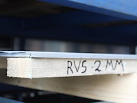 Metalen plaatwerk w.o. staalnetten, 5x rvs 2mm en 16x staal 3,4 en 5mm en dibond in rechterstellingsdeel. ... - afbeelding 5 van  6