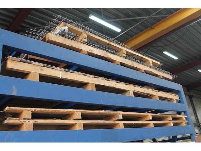 Metalen plaatwerk w.o. staalnetten, 5x rvs 2mm en 16x staal 3,4 en 5mm en dibond in rechterstellingsdeel. ... - afbeelding 6 van  6