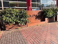 Metalen plantenbak (2x) & terrasafscheiding - afbeelding 1 van  5