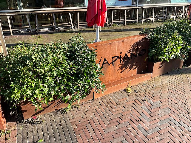 Metalen plantenbak (2x) & terrasafscheiding - afbeelding 2 van  5