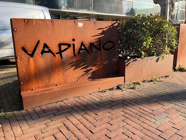 Metalen plantenbak & terrasafscheiding - afbeelding 1 van  4