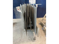 Metalen platen in bok - afbeelding 2 van  2