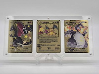 Metalen pokémon charizard kaarten in luxe acryl display