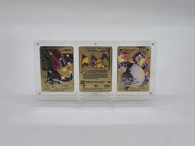 Metalen pokémon charizard kaarten in luxe acryl display - afbeelding 2 van  7