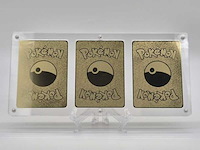 Metalen pokémon charizard kaarten in luxe acryl display - afbeelding 3 van  7