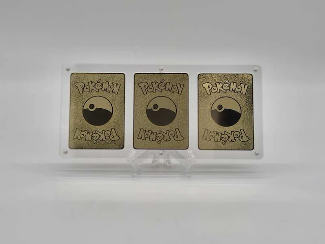 Metalen pokémon charizard kaarten in luxe acryl display - afbeelding 4 van  7
